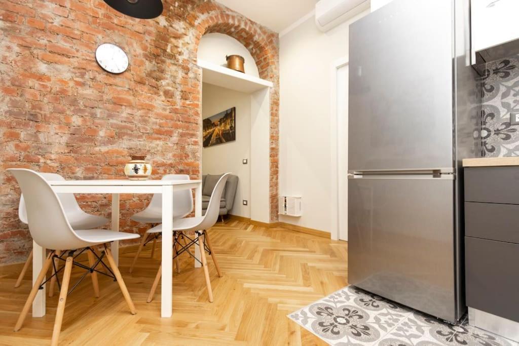 The Italian Design - 10 Minutes To Duomo Appartement Milaan Buitenkant foto
